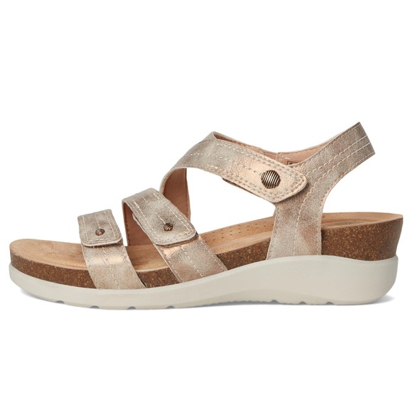 Clarks
Calenne Clara
Women's Heeled Sandals Metallic Strappy Sandals - Picture 4 of 11